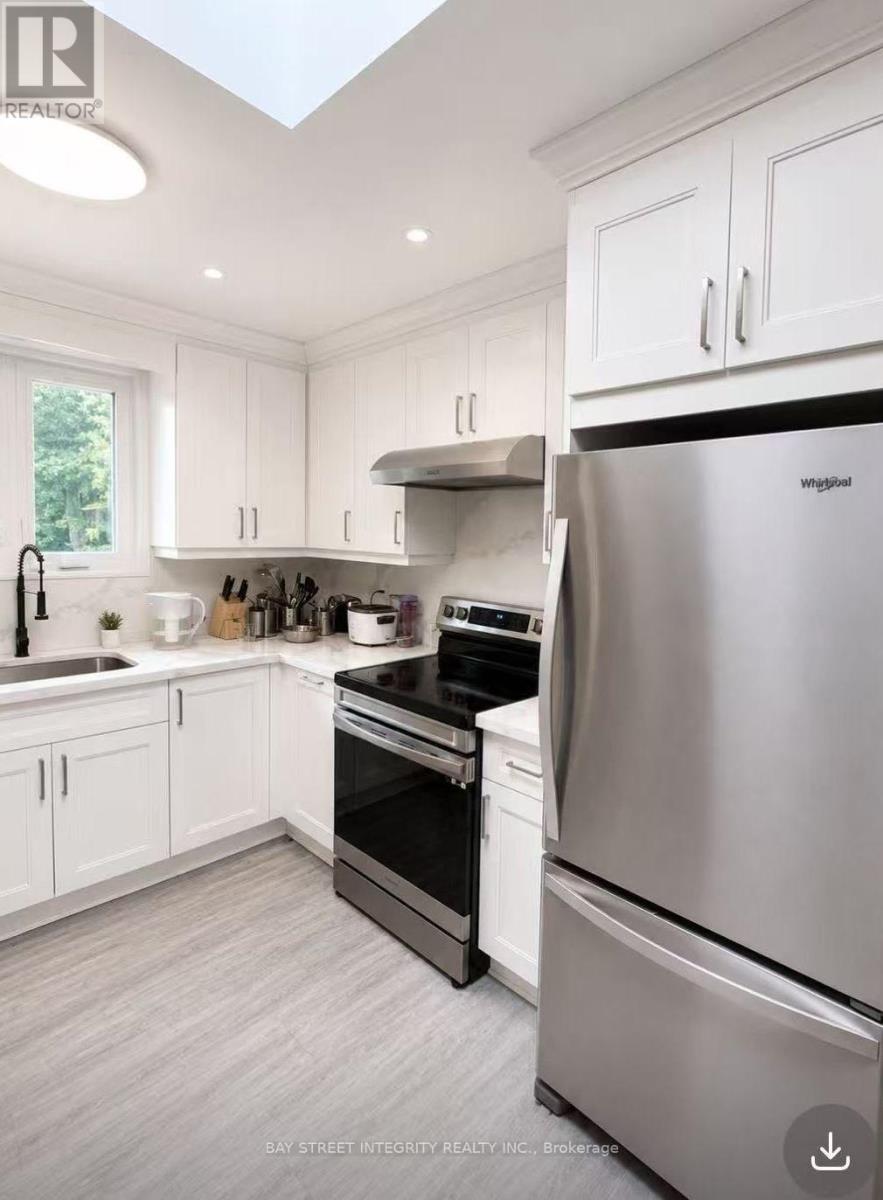 Upper 758 Bradley Avenue, London South, Ontario  N6E 1J9 - Photo 4 - X13822036