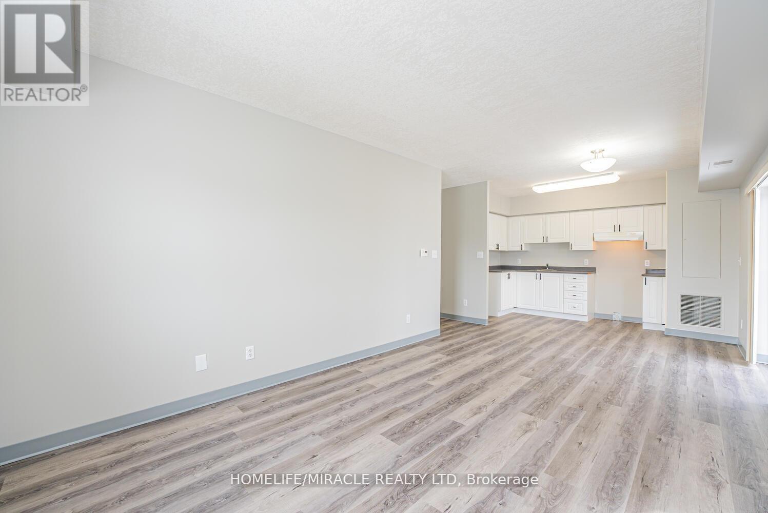 610 - 274 Erb Street W, Waterloo, Ontario  N2L 1W2 - Photo 4 - X13822040