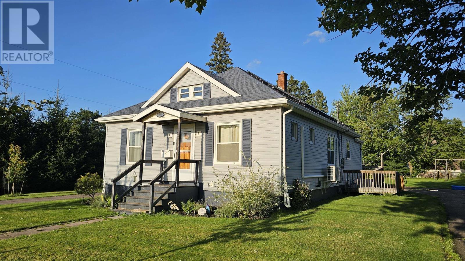 204 Vimy Road photo 1