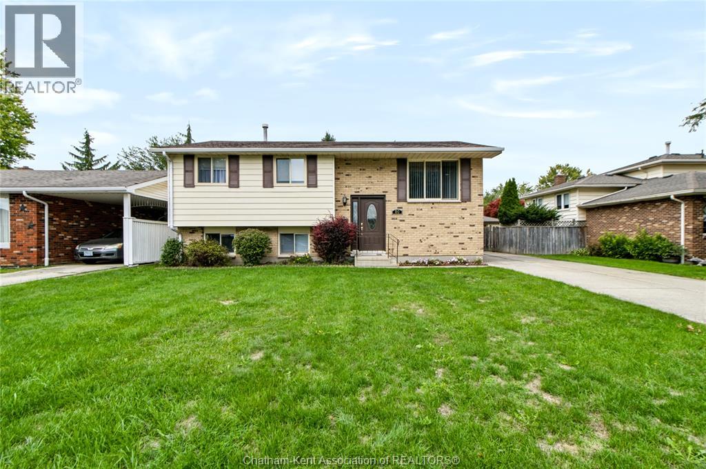 MLS# 26023183: 80 Baxter STREET, Wallaceburg, Canada