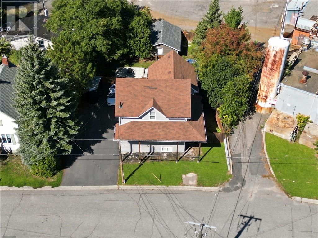 2 Evans Road, Copper Cliff, Ontario  P0M 1N0 - Photo 9 - 2130479