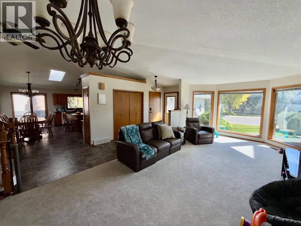 18 Heritage Close W, Lethbridge, Alberta  T1K 6R9 - Photo 10 - A2347773