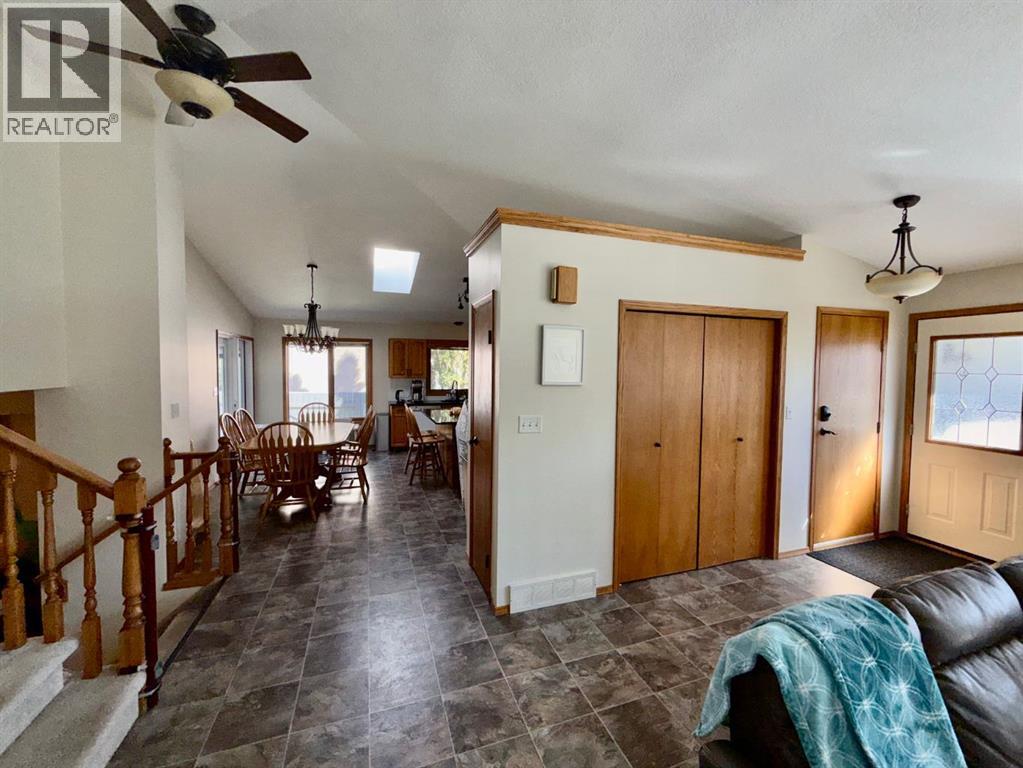 18 Heritage Close W, Lethbridge, Alberta  T1K 6R9 - Photo 11 - A2347773