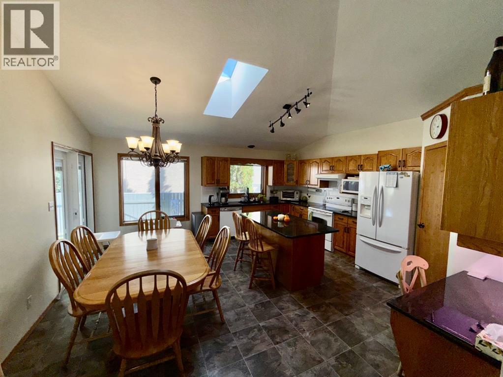 18 Heritage Close W, Lethbridge, Alberta  T1K 6R9 - Photo 12 - A2347773