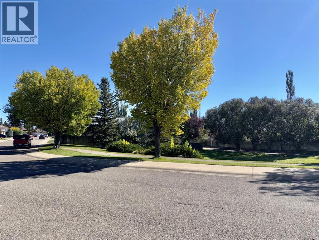 18 Heritage Close W, Lethbridge, Alberta  T1K 6R9 - Photo 2 - A2347773