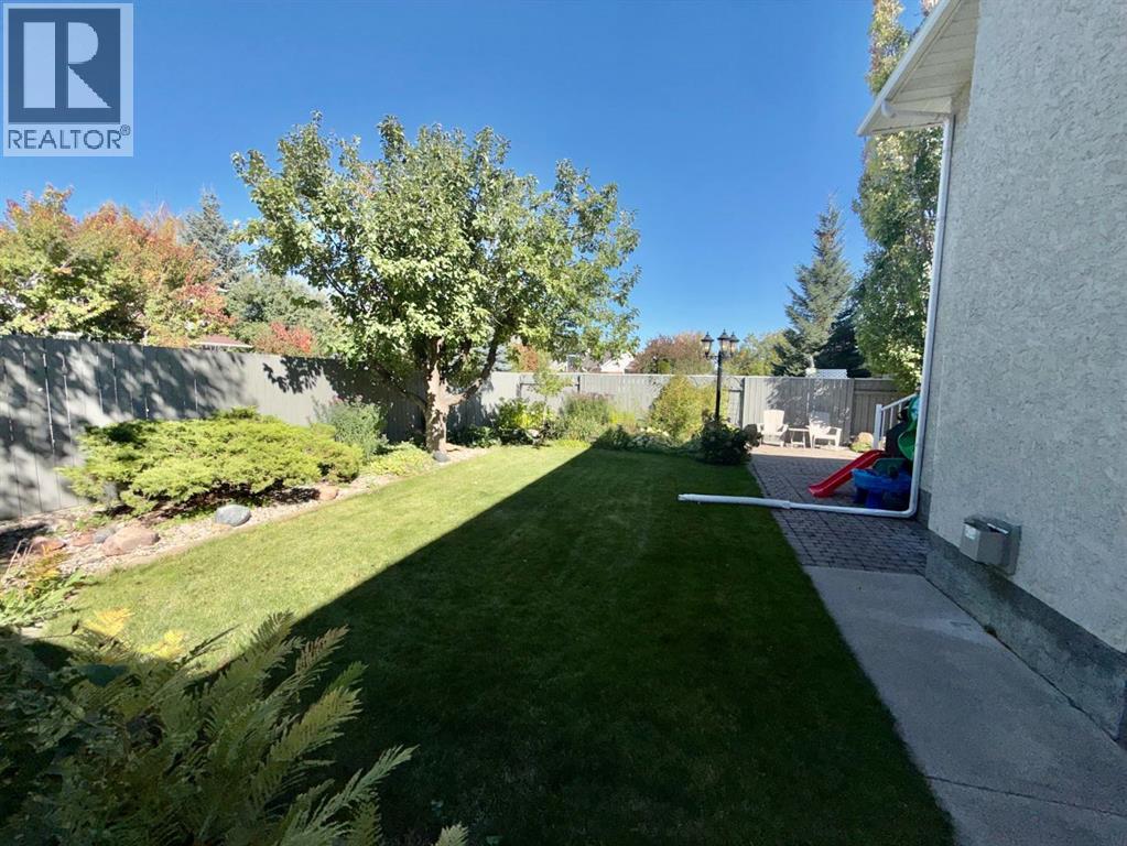 18 Heritage Close W, Lethbridge, Alberta  T1K 6R9 - Photo 8 - A2347773