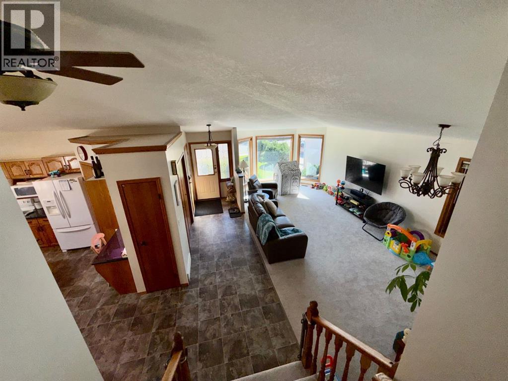 18 Heritage Close W, Lethbridge, Alberta  T1K 6R9 - Photo 9 - A2347773