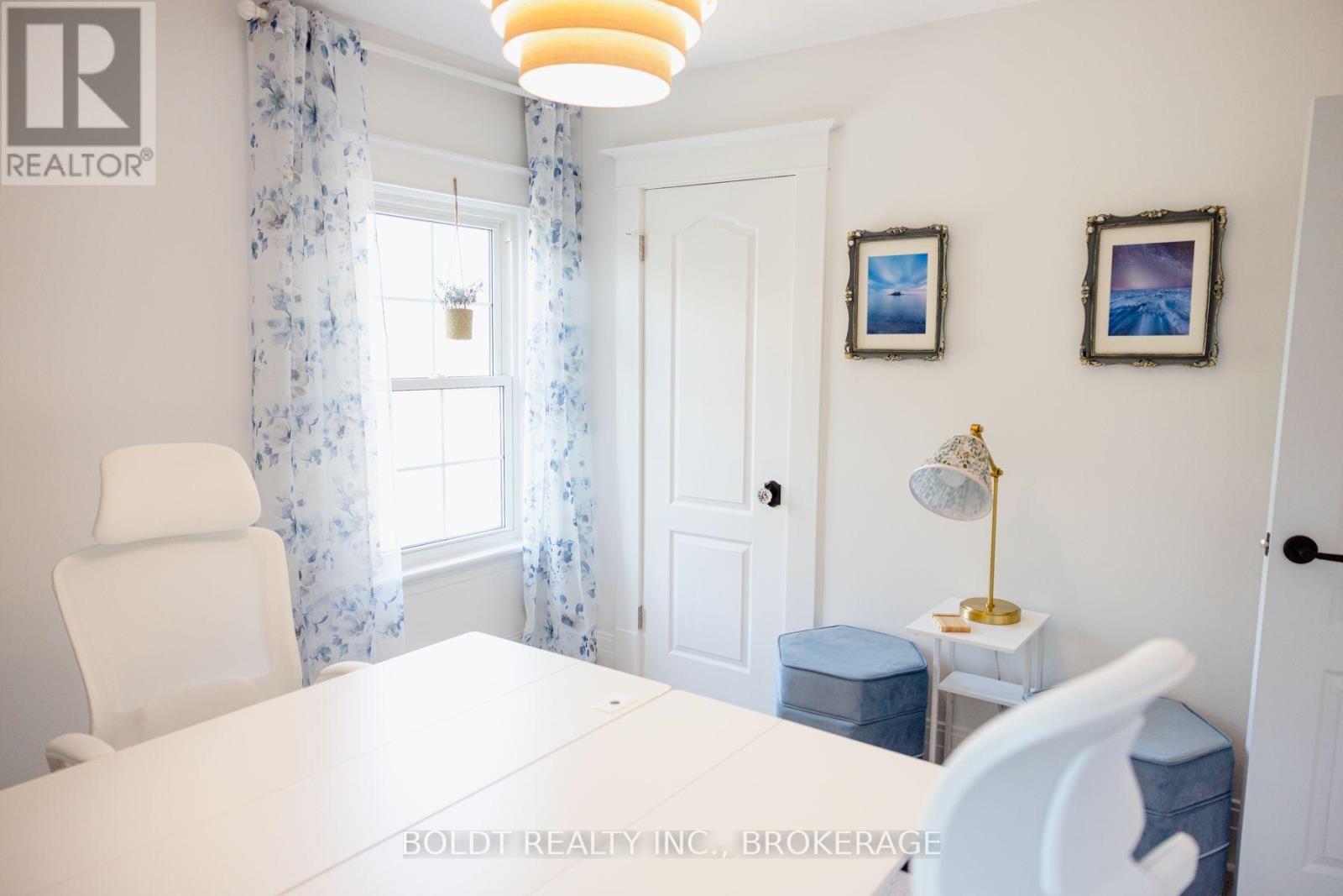 Delphinium Room - 49 Lake Street, St. Catharines, Ontario  L2R 5W9 - Photo 2 - X13822210