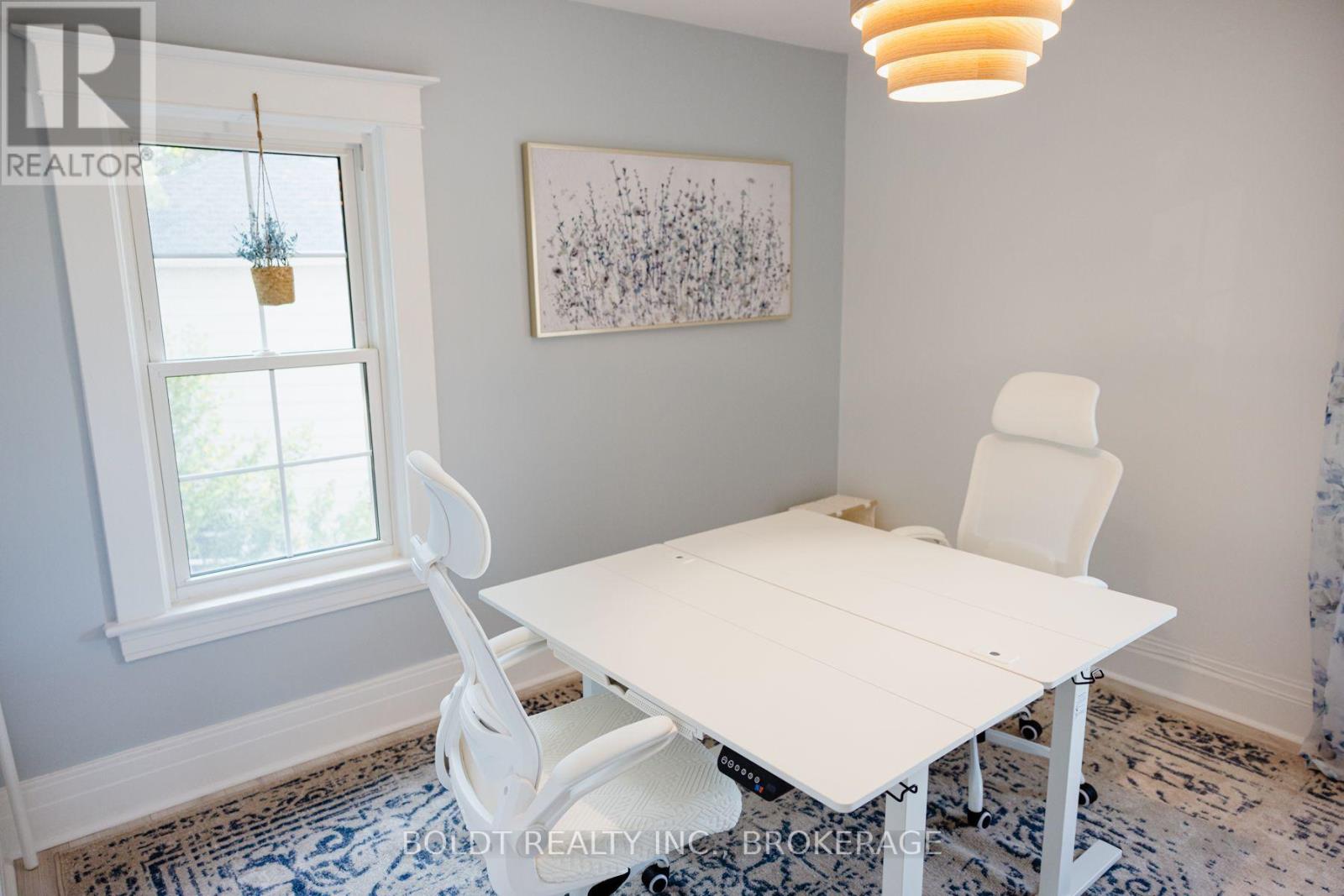 Delphinium Room - 49 Lake Street, St. Catharines, Ontario  L2R 5W9 - Photo 6 - X13822210