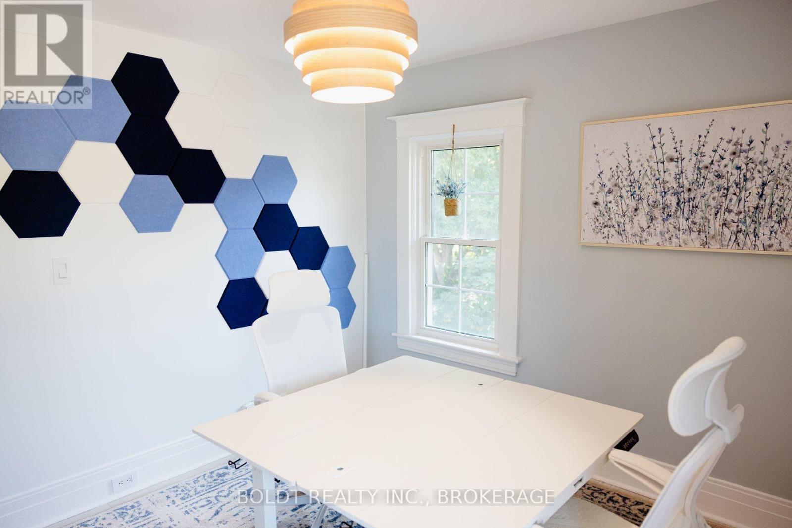 Delphinium Room - 49 Lake Street, St. Catharines, Ontario  L2R 5W9 - Photo 7 - X13822210
