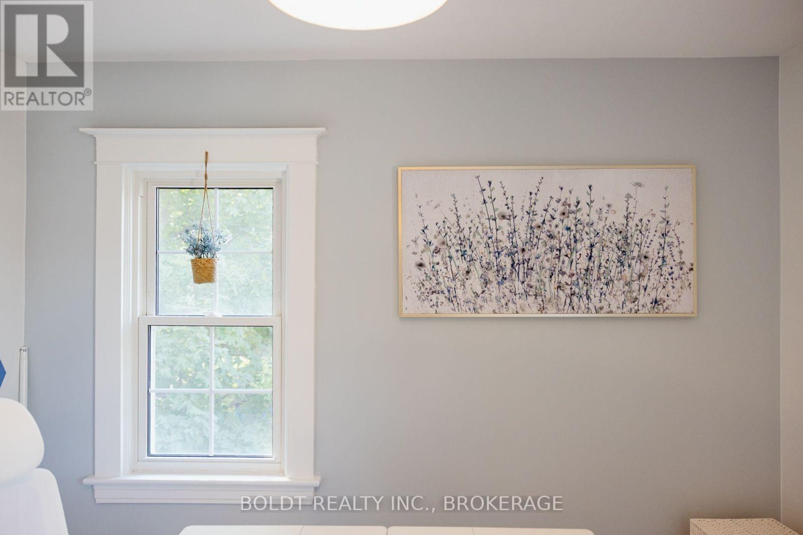 Delphinium Room - 49 Lake Street, St. Catharines, Ontario  L2R 5W9 - Photo 8 - X13822210