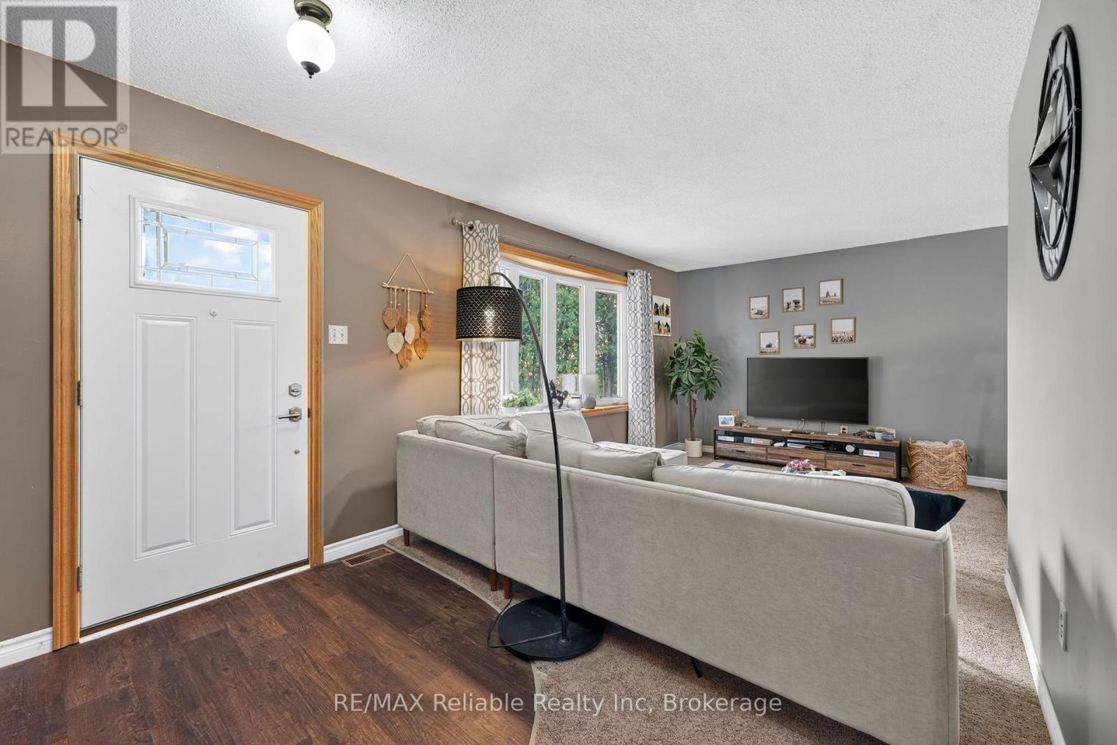 38823 Vienna Street, Bluewater, Ontario  N0M 2R0 - Photo 6 - X13822216