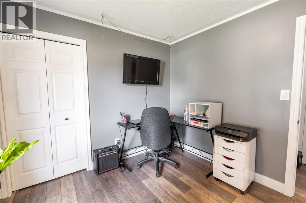 4069 Pine Street, Petrolia, Ontario N0N 1R0 - Photo 16 - 26023360