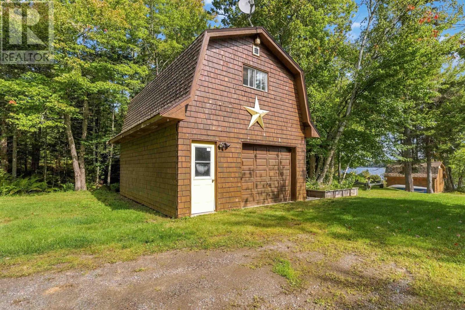 360 Birch Lane photo 18