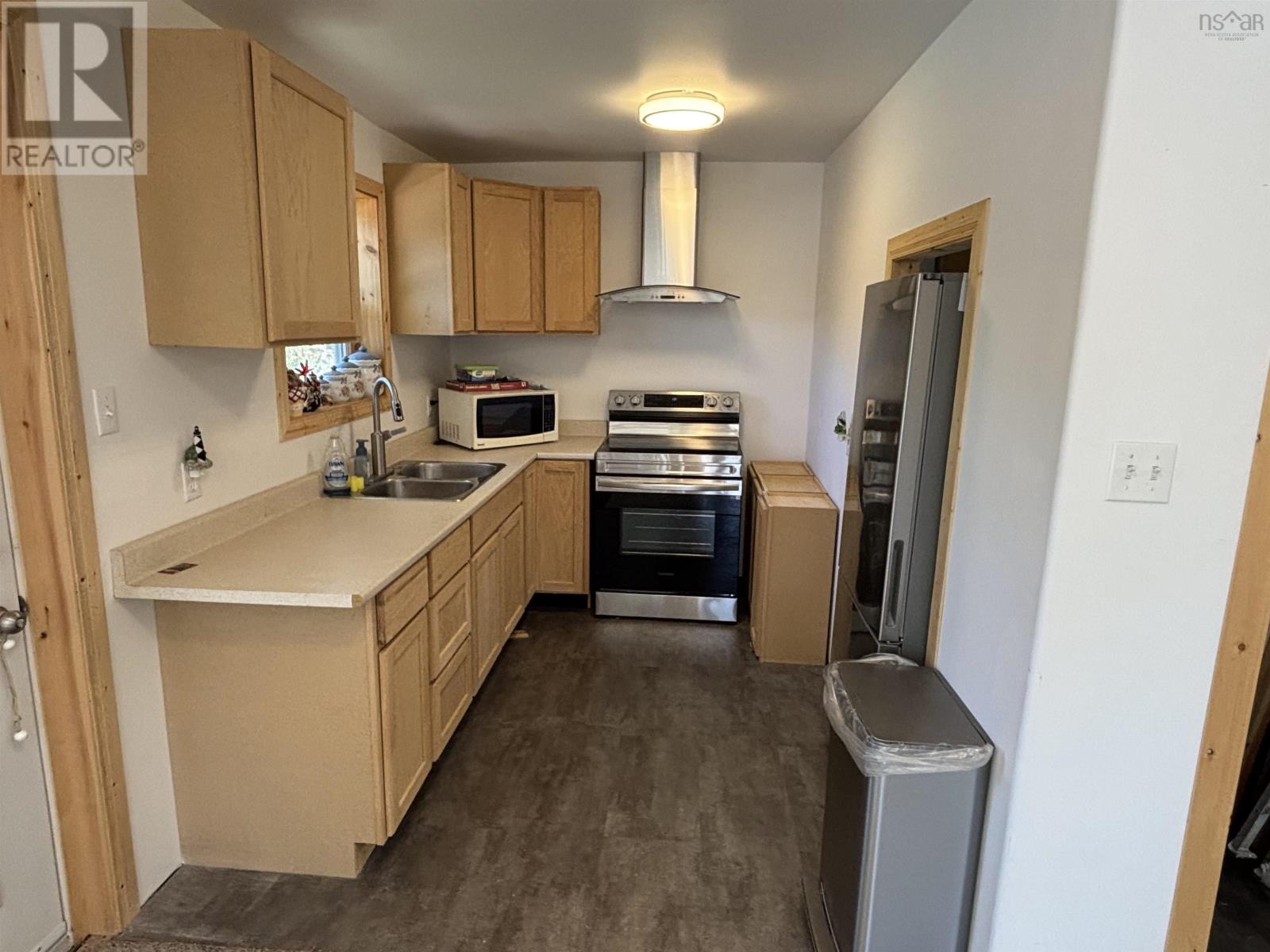 19 Cove Road photo 23