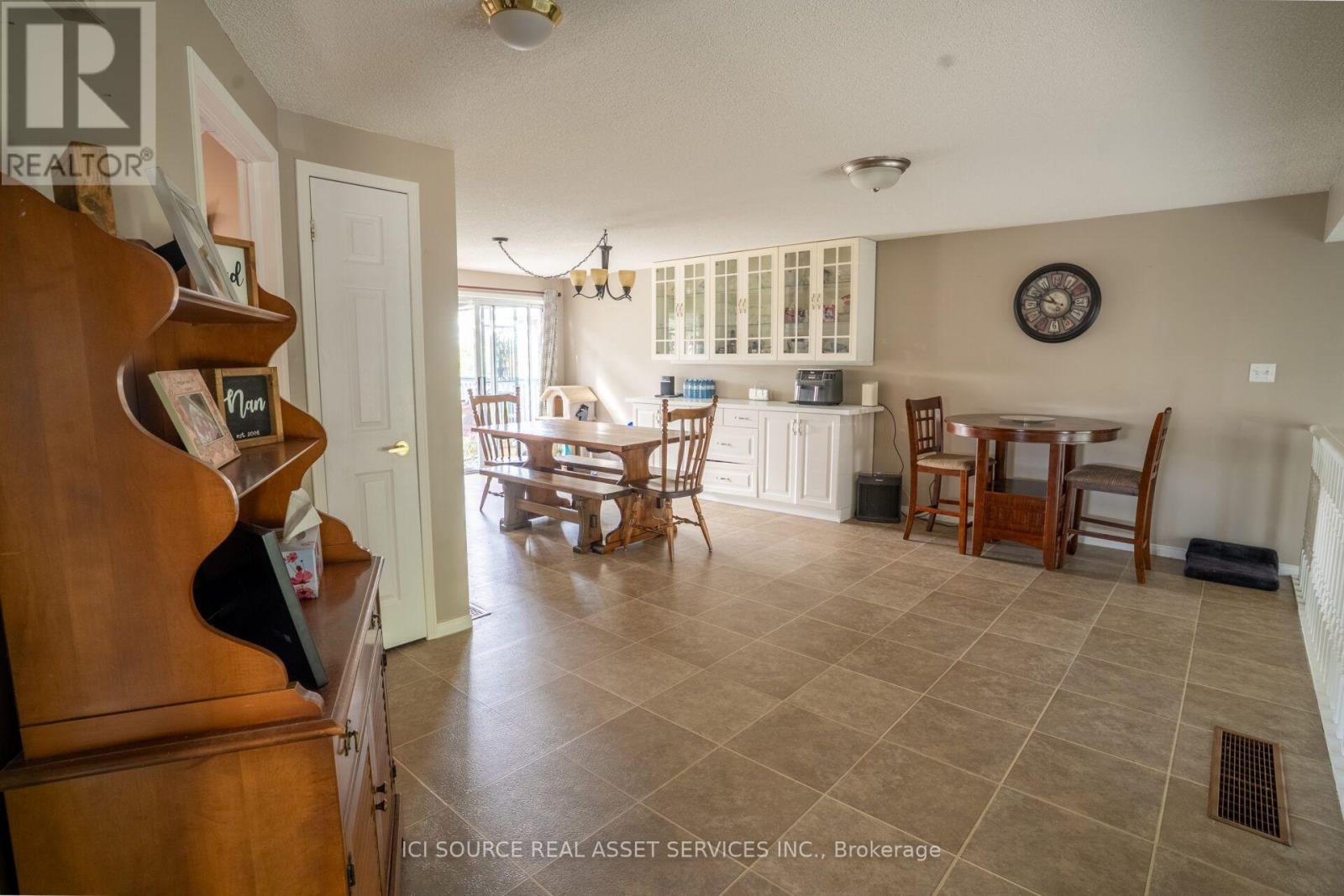 56 Hersey Crescent, Barrie (Holly), Ontario  L4N 8R2 - Photo 17 - S13822182