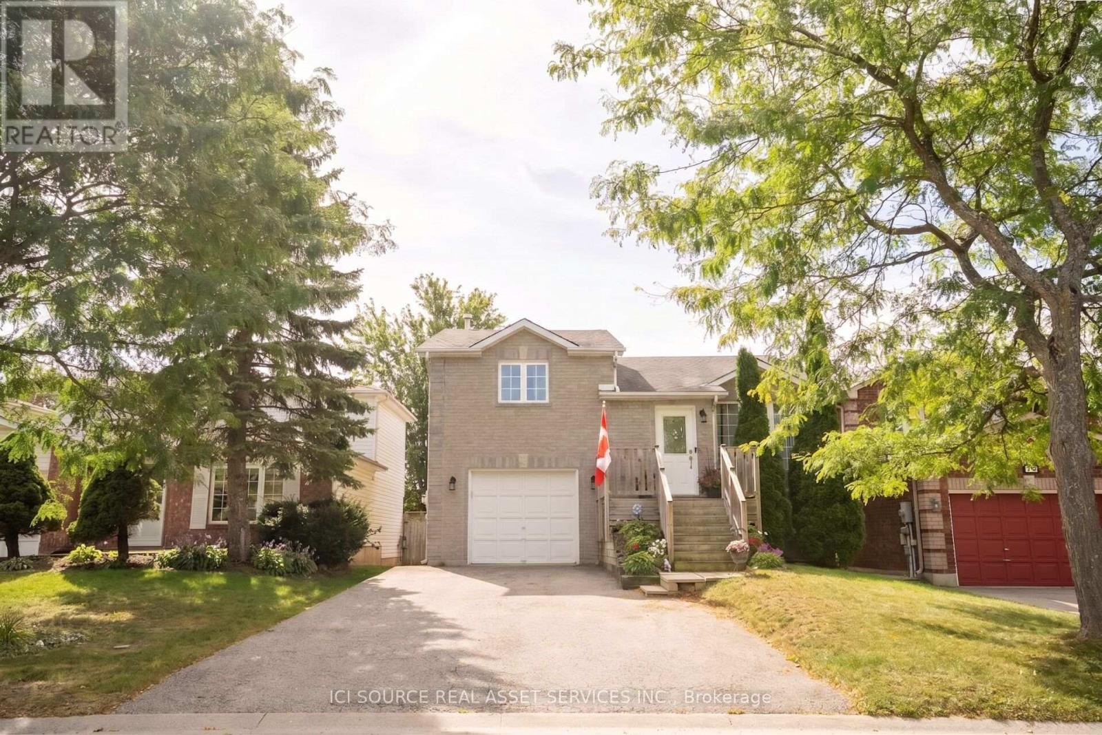 56 Hersey Crescent, Barrie (Holly), Ontario  L4N 8R2 - Photo 2 - S13822182