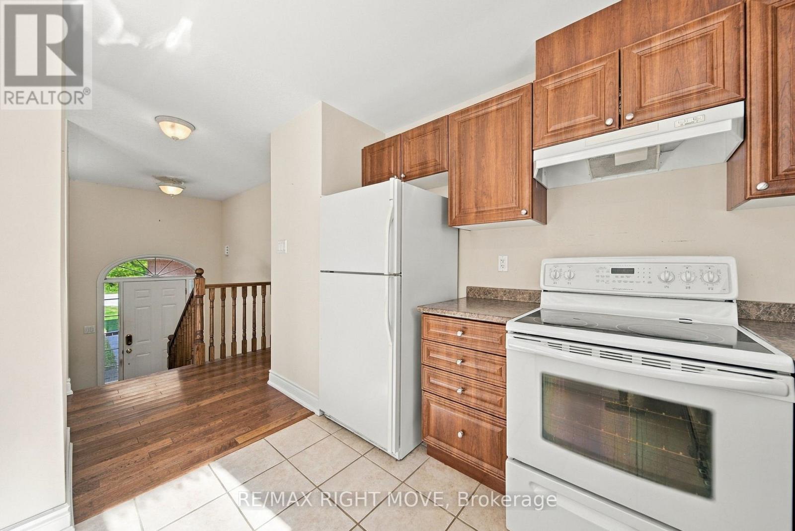 3240 Goldstein Road, Severn (West Shore), Ontario  L0K 2B0 - Photo 13 - S13822234
