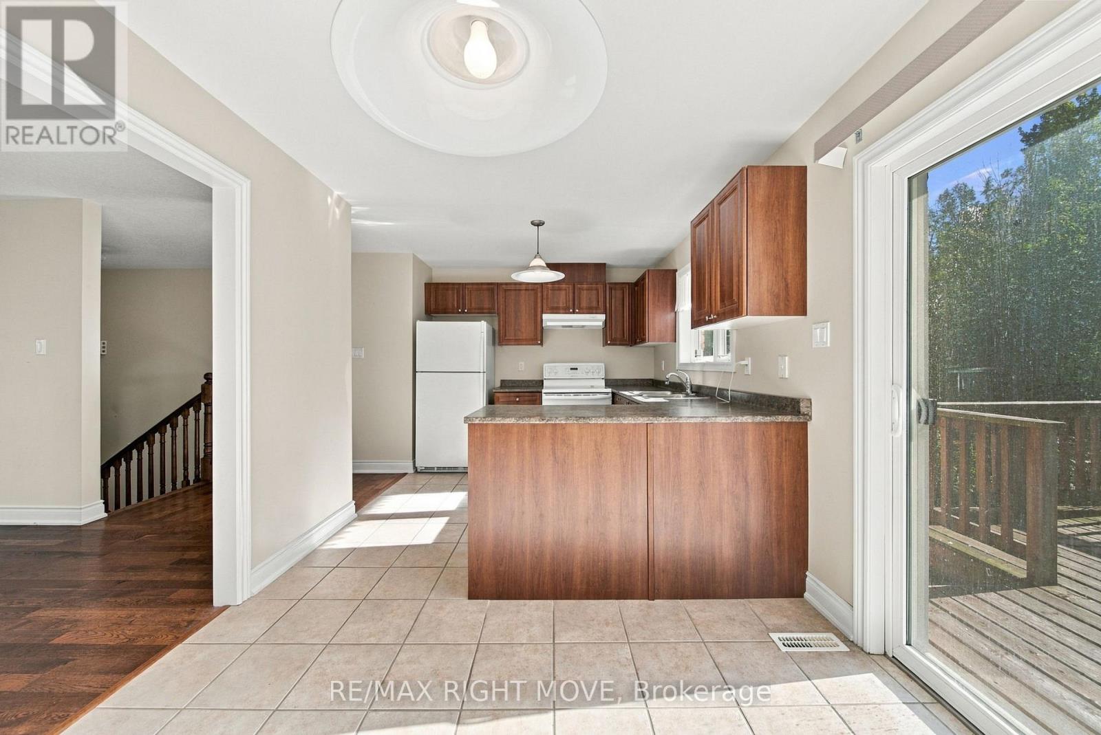 3240 Goldstein Road, Severn (West Shore), Ontario  L0K 2B0 - Photo 19 - S13822234