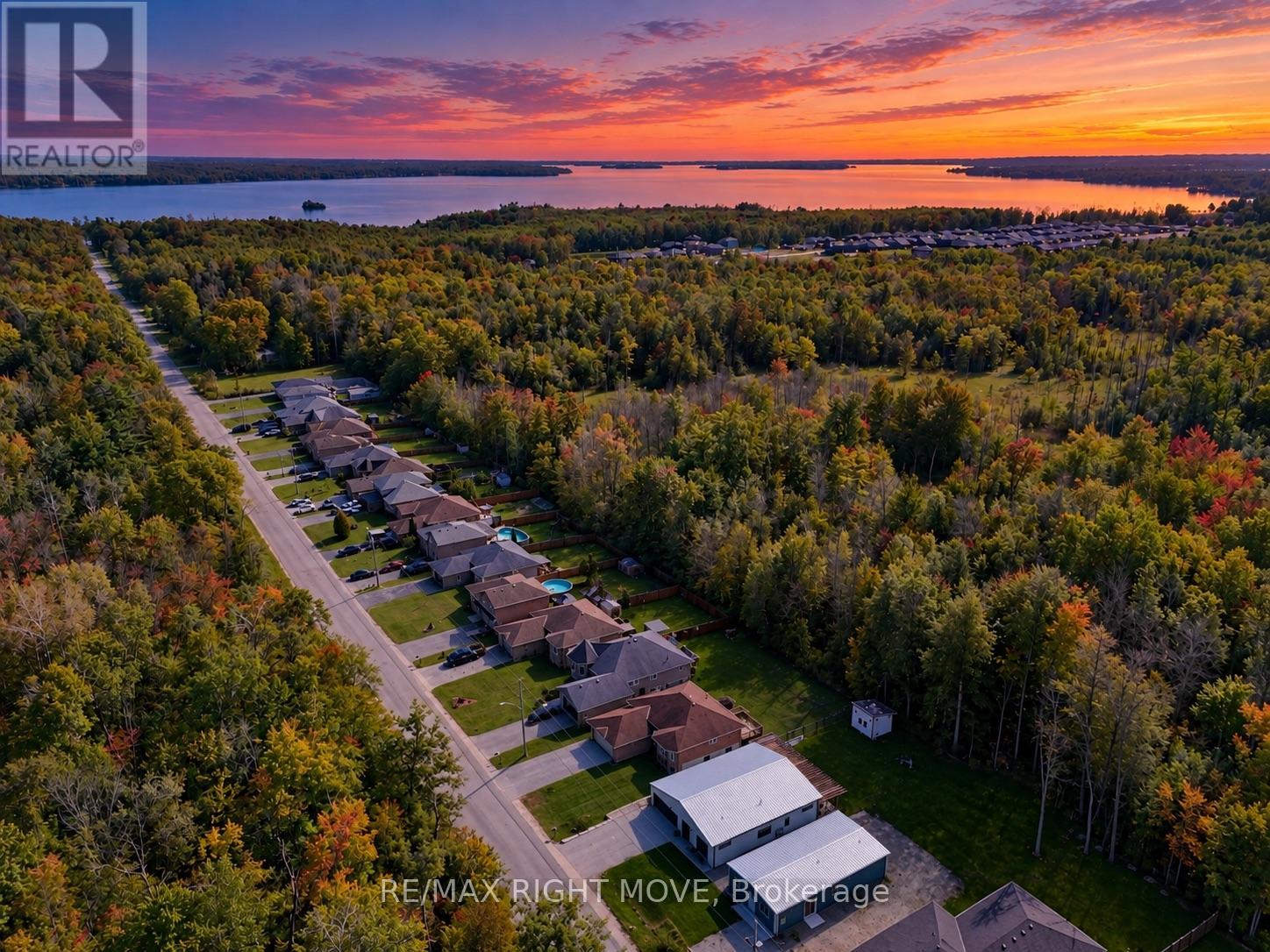 3240 Goldstein Road, Severn (West Shore), Ontario  L0K 2B0 - Photo 2 - S13822234
