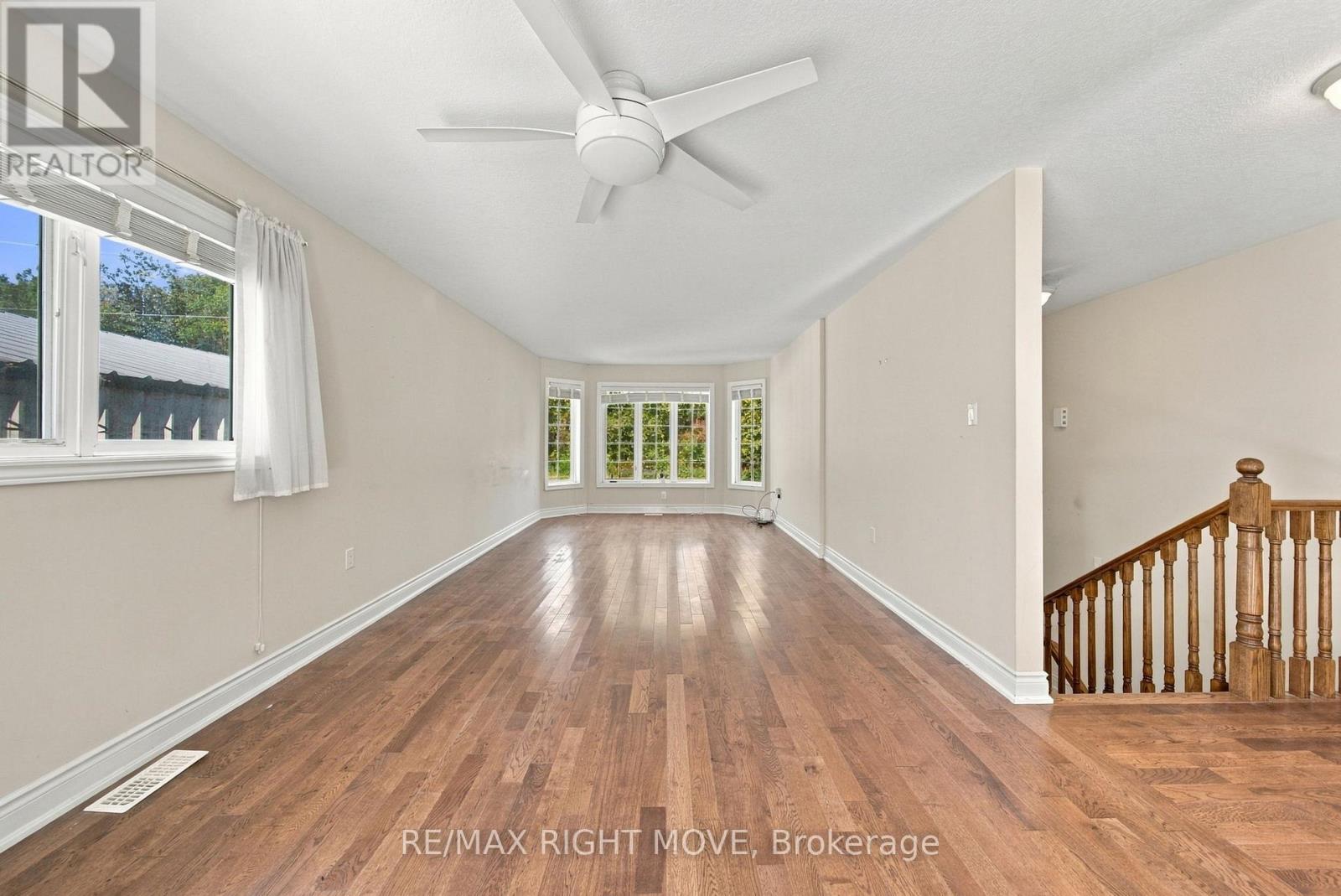 3240 Goldstein Road, Severn (West Shore), Ontario  L0K 2B0 - Photo 7 - S13822234