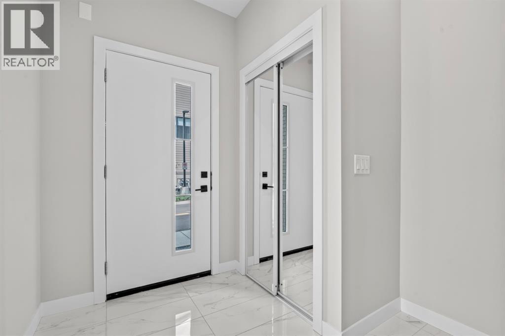 203, 8155 8 Avenue SW, Calgary, Alberta  T3H 6B1 - Photo 2 - A2318061