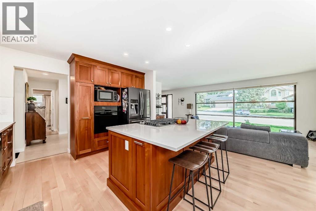 36 Norseman Place NW, Calgary, Alberta  T2K 5M6 - Photo 5 - A2346827
