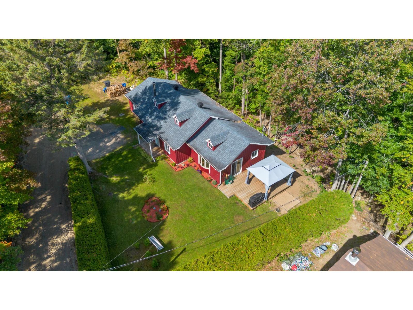 3183 3e avenue du Lac-Quinn Sainte-Julienne Quebec Canada J0K2T0 2
