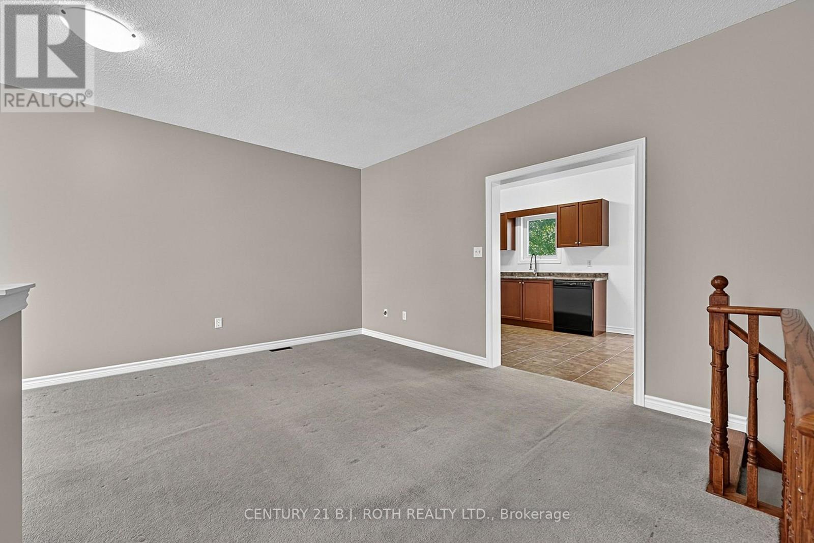 12 Lamont Crescent, Barrie (Ardagh), Ontario L4N 2G8 - Photo 12 - S13822274
