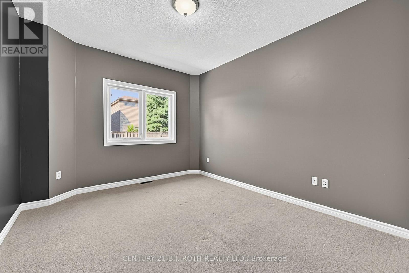12 Lamont Crescent, Barrie (Ardagh), Ontario L4N 2G8 - Photo 14 - S13822274