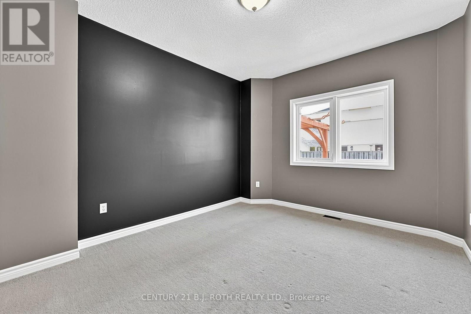 12 Lamont Crescent, Barrie (Ardagh), Ontario L4N 2G8 - Photo 16 - S13822274