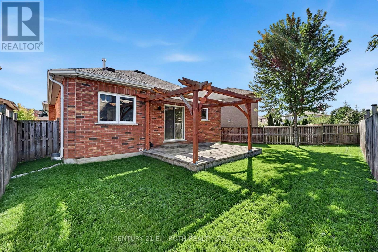 12 Lamont Crescent, Barrie (Ardagh), Ontario L4N 2G8 - Photo 31 - S13822274
