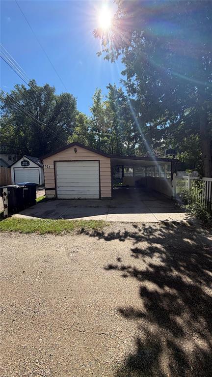 521 17TH Street Brandon Manitoba Canada R7A4Z6 2