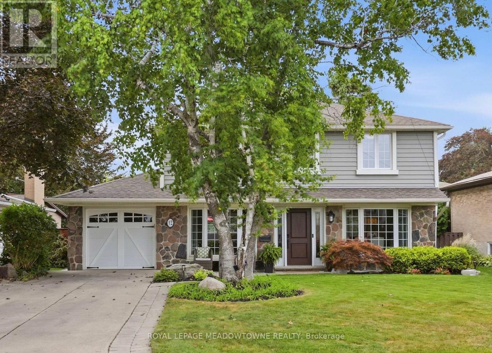12 CHELTENHAM COURT, Brampton, Ontario