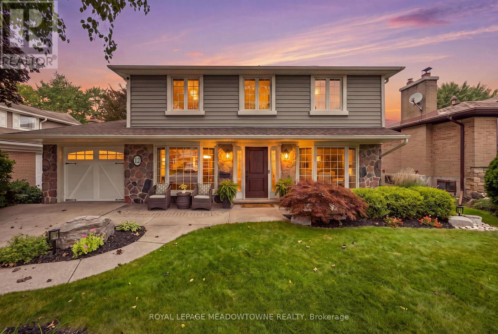 12 Cheltenham Court, Brampton, Ontario  L6W 1J3 - Photo 2 - W13796120