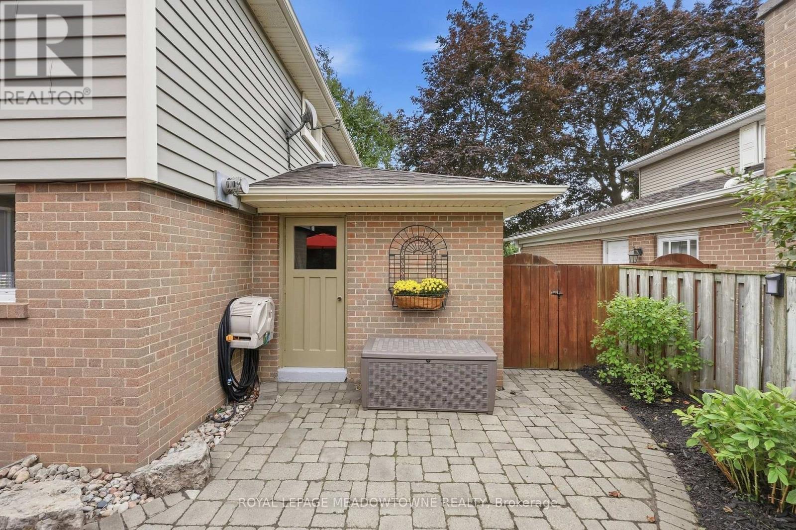12 Cheltenham Court, Brampton, Ontario  L6W 1J3 - Photo 38 - W13796120
