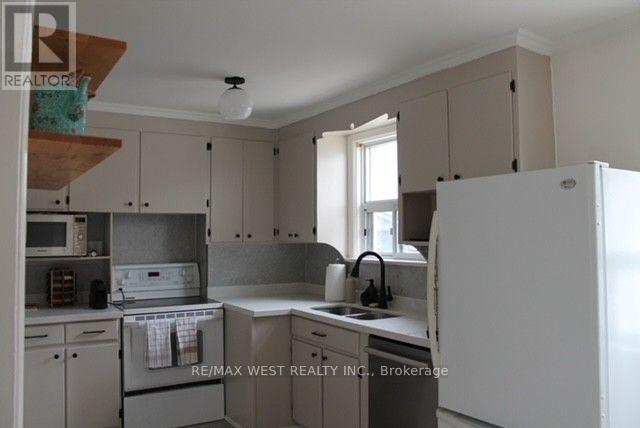 Main - 14 Treeview Drive, Toronto, Ontario  M8W 4B9 - Photo 7 - W13802910