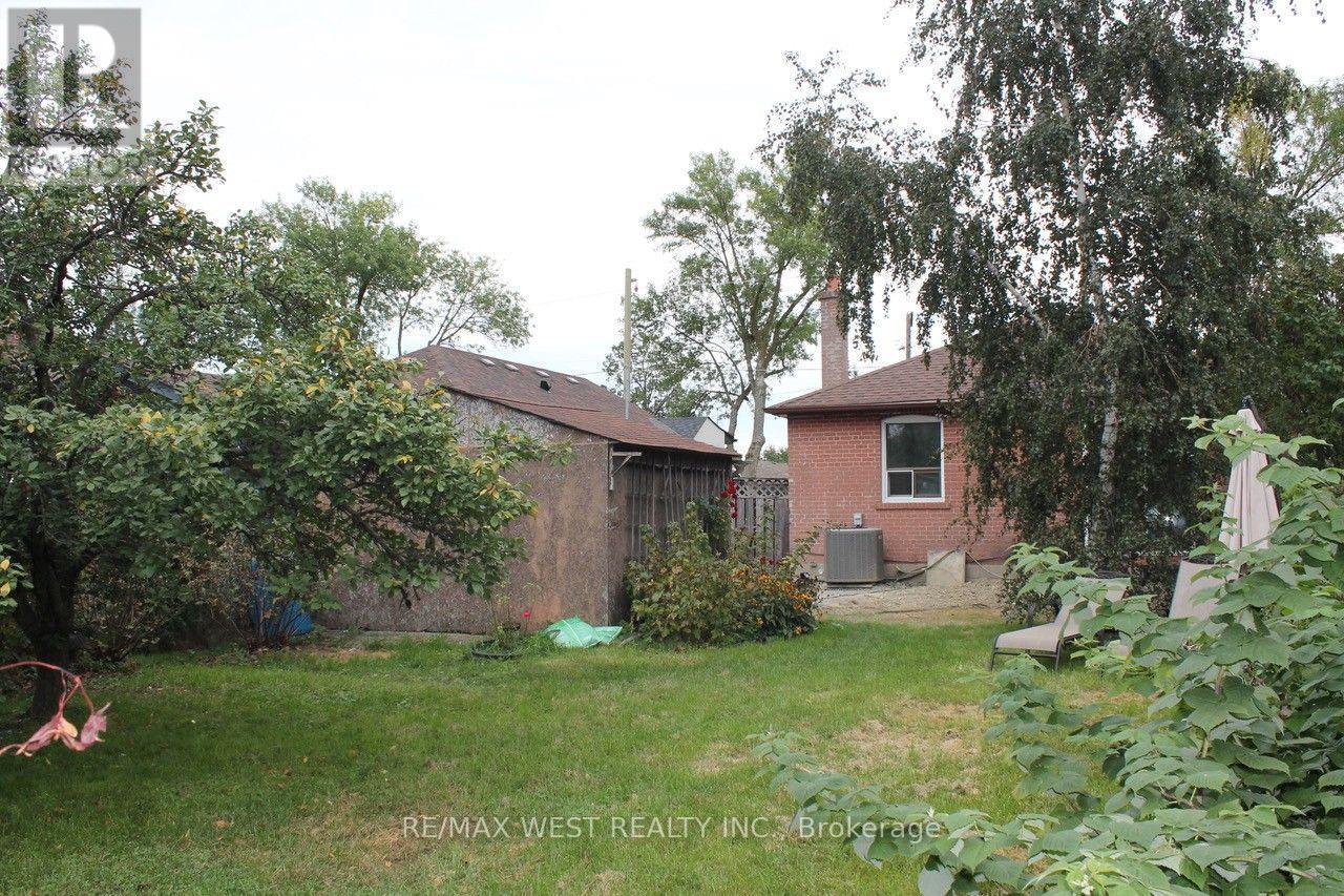Main - 14 Treeview Drive, Toronto, Ontario  M8W 4B9 - Photo 15 - W13802910