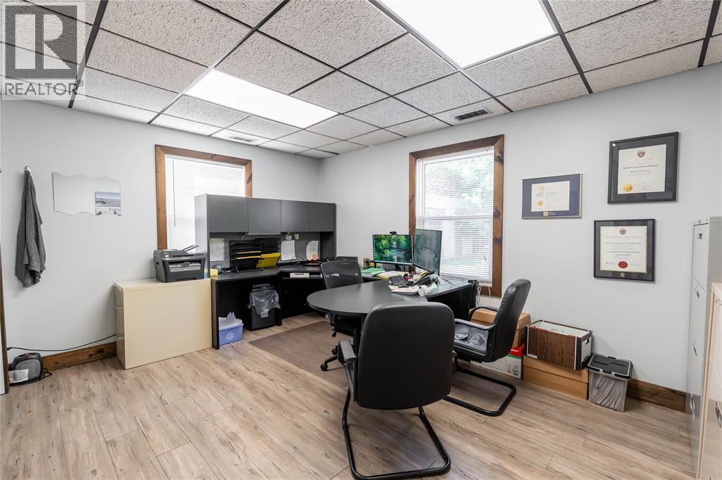 239 Ontario Street, Sarnia, Ontario  N7T 1L6 - Photo 11 - 26020979