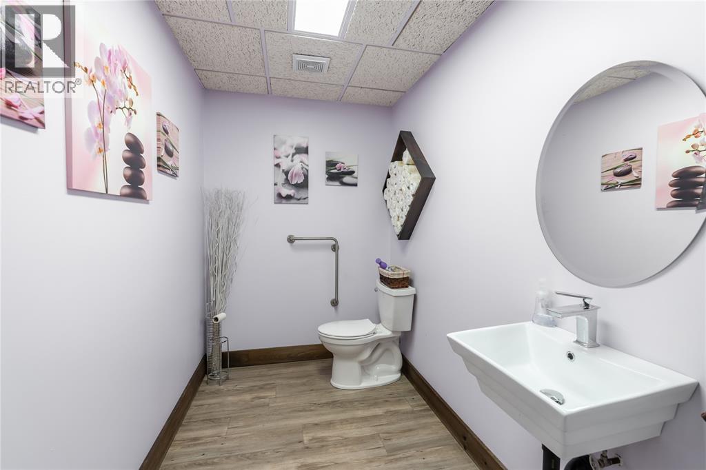 239 Ontario Street, Sarnia, Ontario  N7T 1L6 - Photo 20 - 26020979