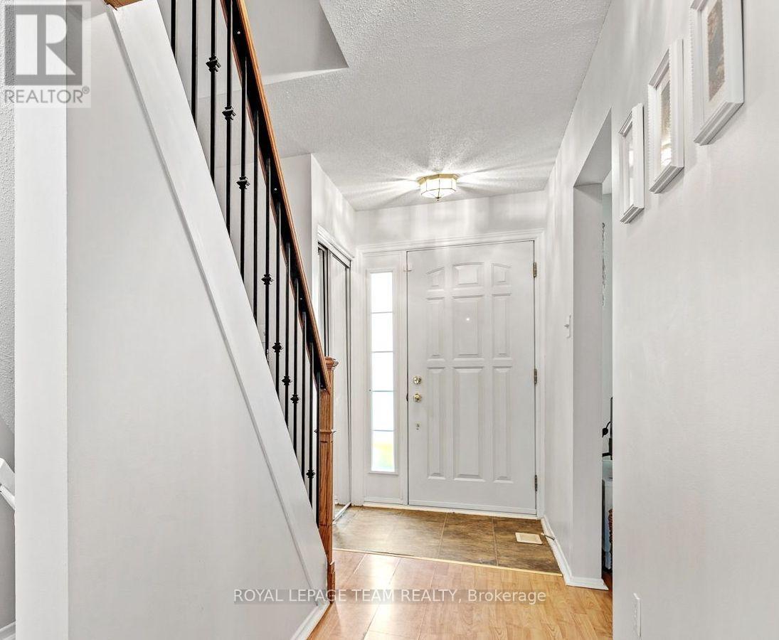 455 Kintyre Private, Ottawa, Ontario  K2C 3M9 - Photo 3 - X13822316