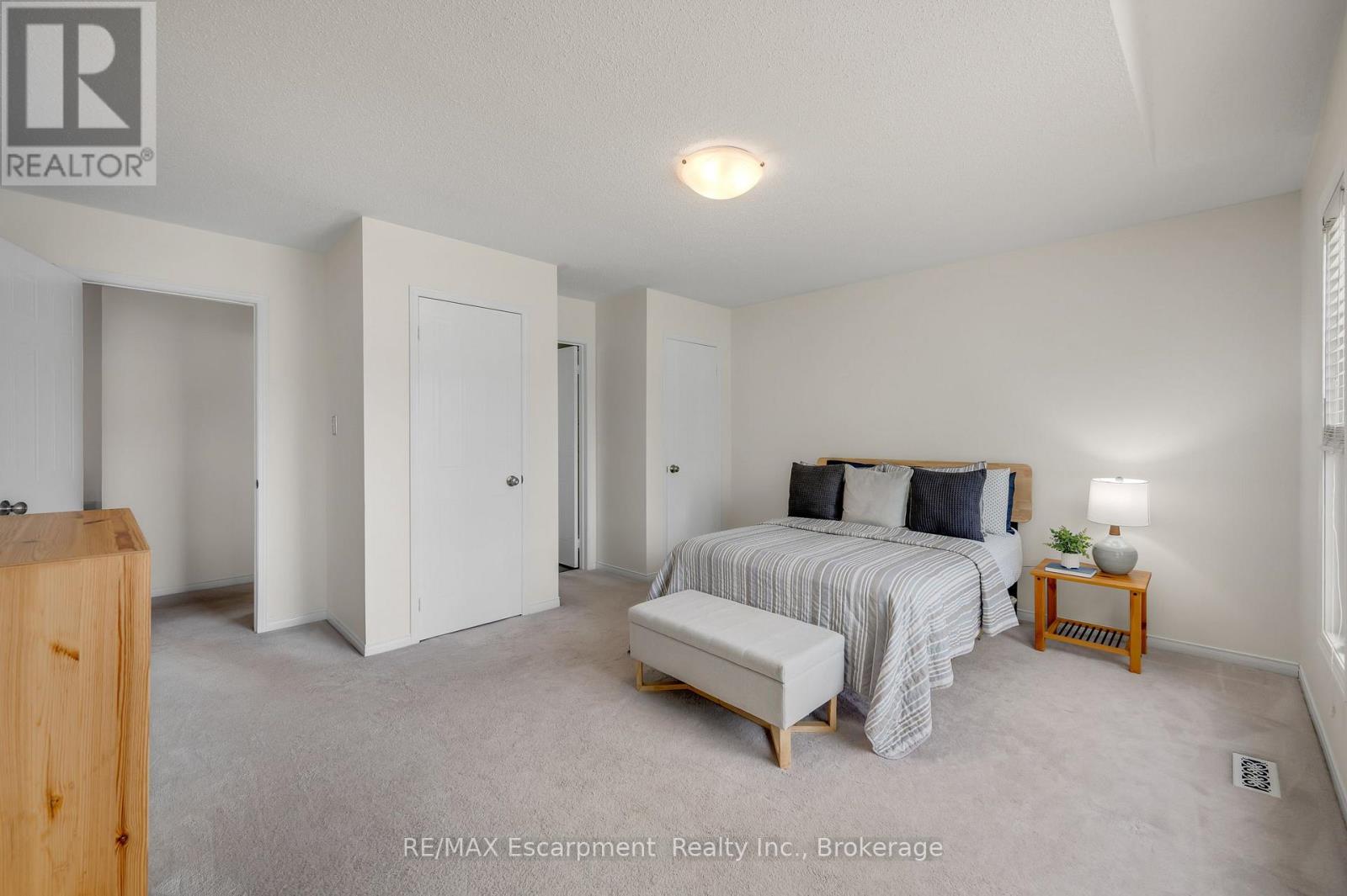 1194 Old Oak Drive, Oakville, Ontario  L6M 3K7 - Photo 22 - W13822368