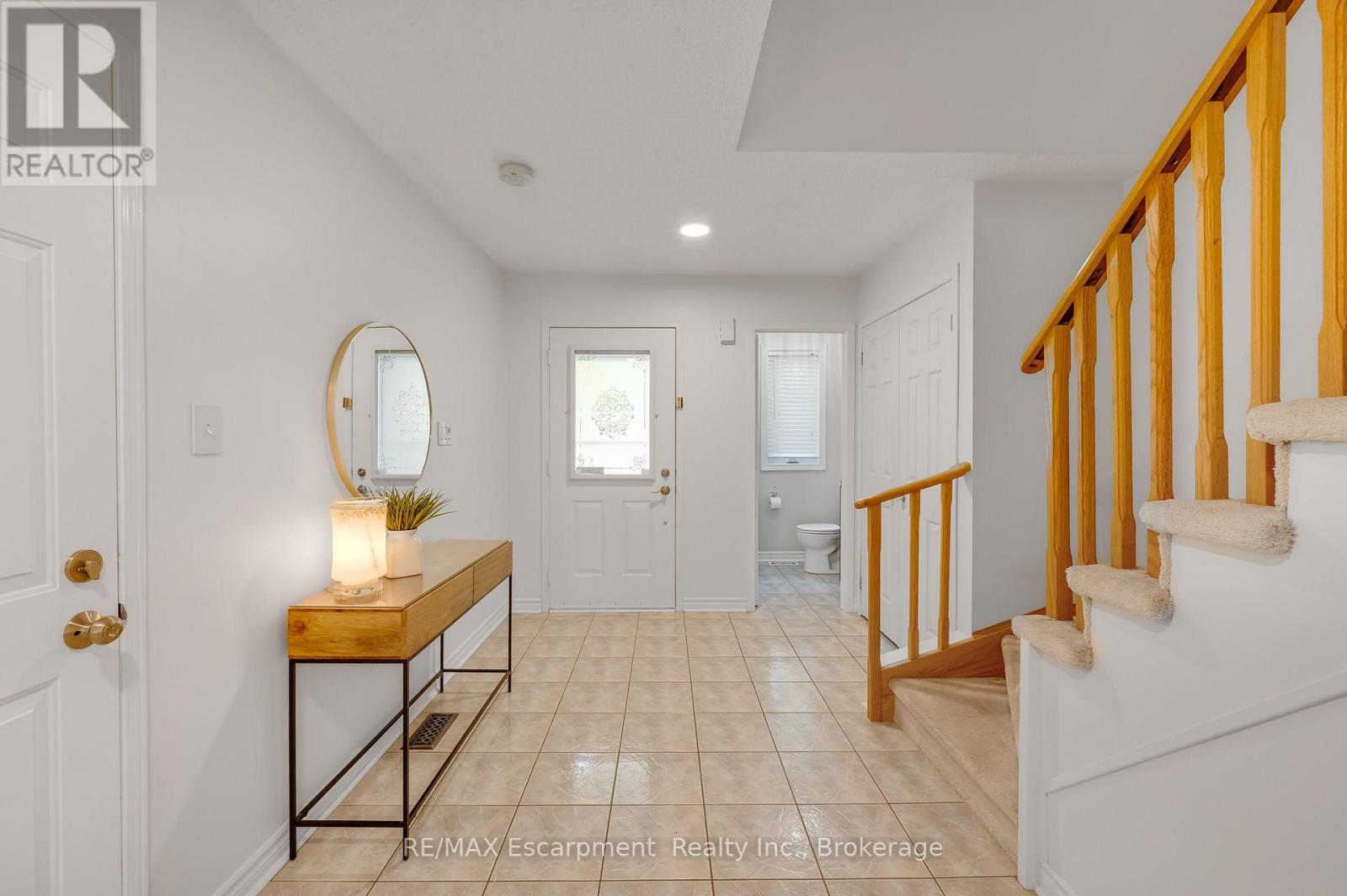1194 Old Oak Drive, Oakville, Ontario  L6M 3K7 - Photo 5 - W13822368