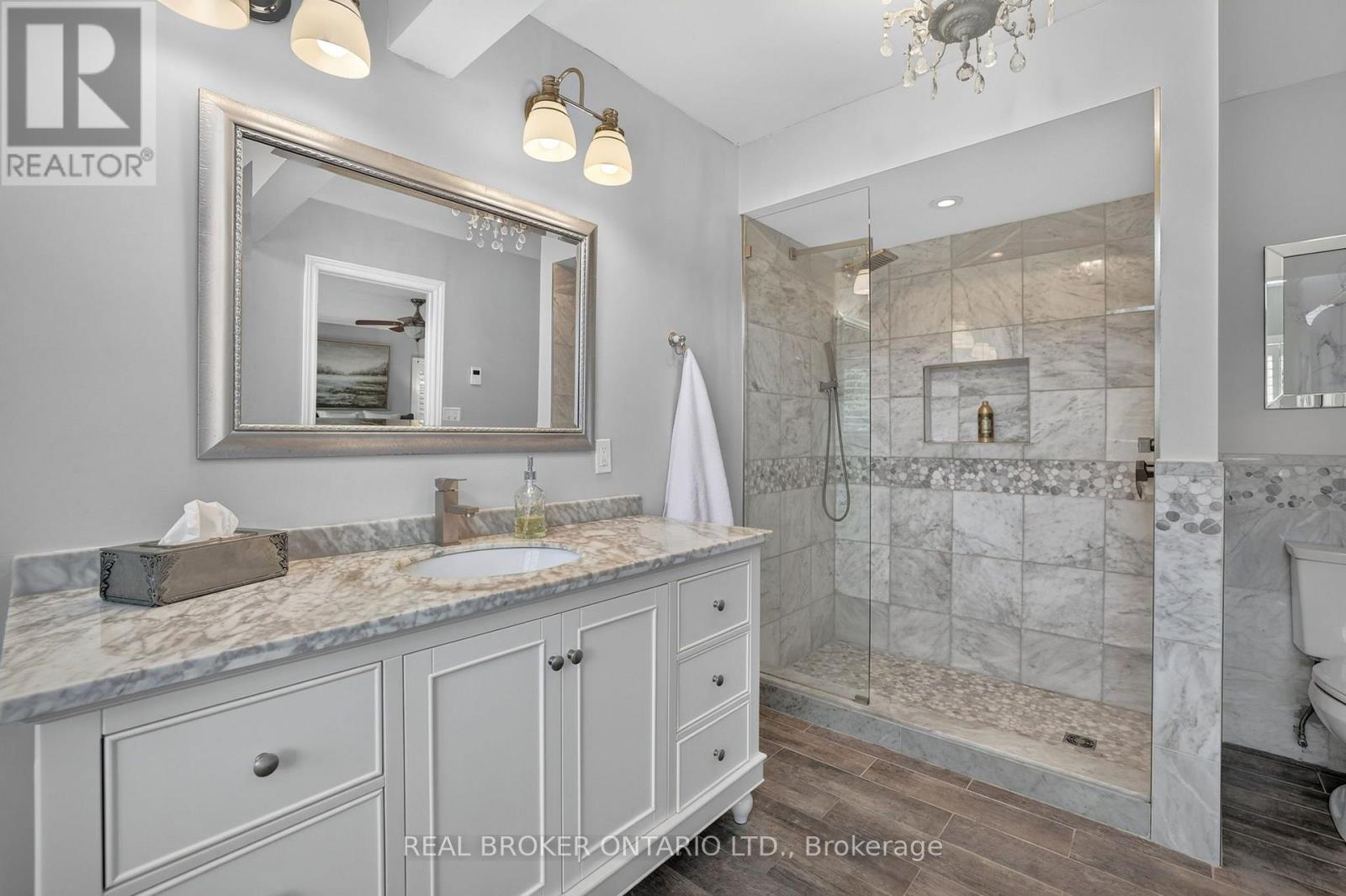 20417 Centre Street, East Gwillimbury, Ontario  L0G 1M0 - Photo 24 - N13819556