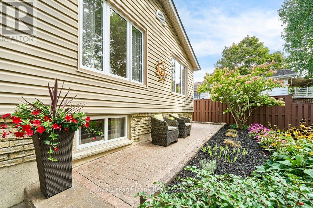 1006 Cardinal Court, Oshawa, Ontario  L1G 6Y4 - Photo 4 - E13822374