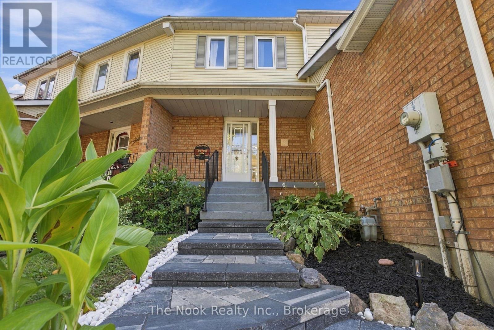 38 Galbraith Court, Clarington, Ontario  L1C 4P5 - Photo 2 - E13822400