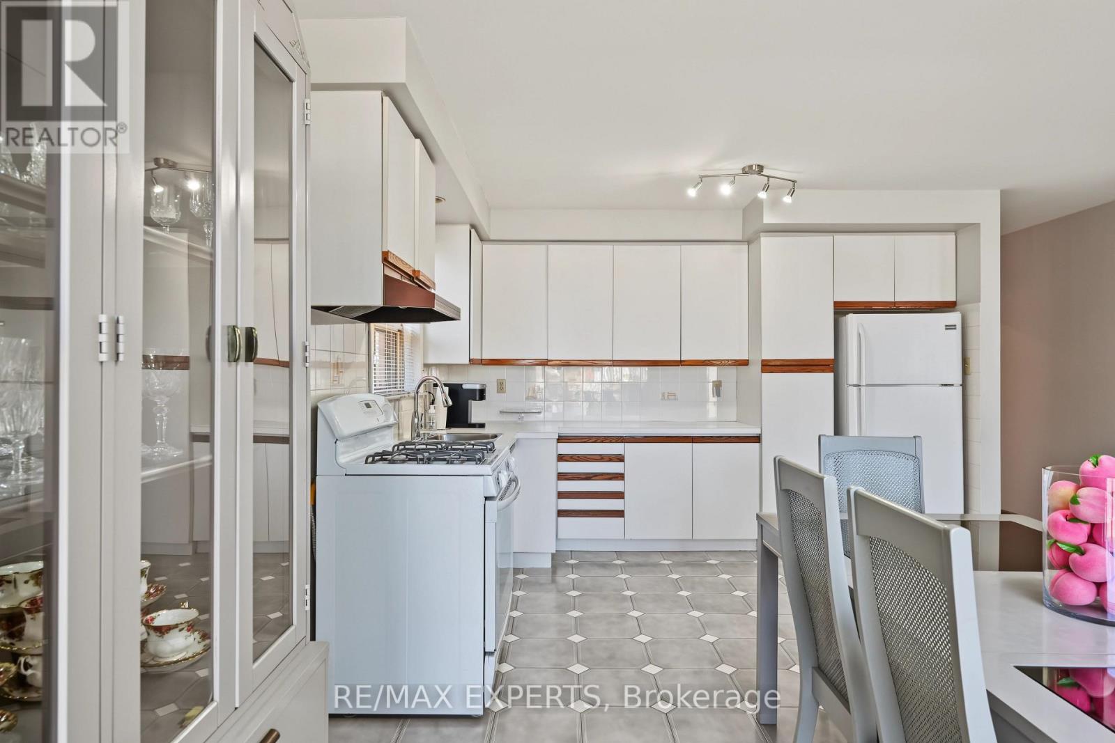 129 Sultana Avenue, Toronto (Englemount-Lawrence), Ontario  M6A 1T6 - Photo 14 - C13822354
