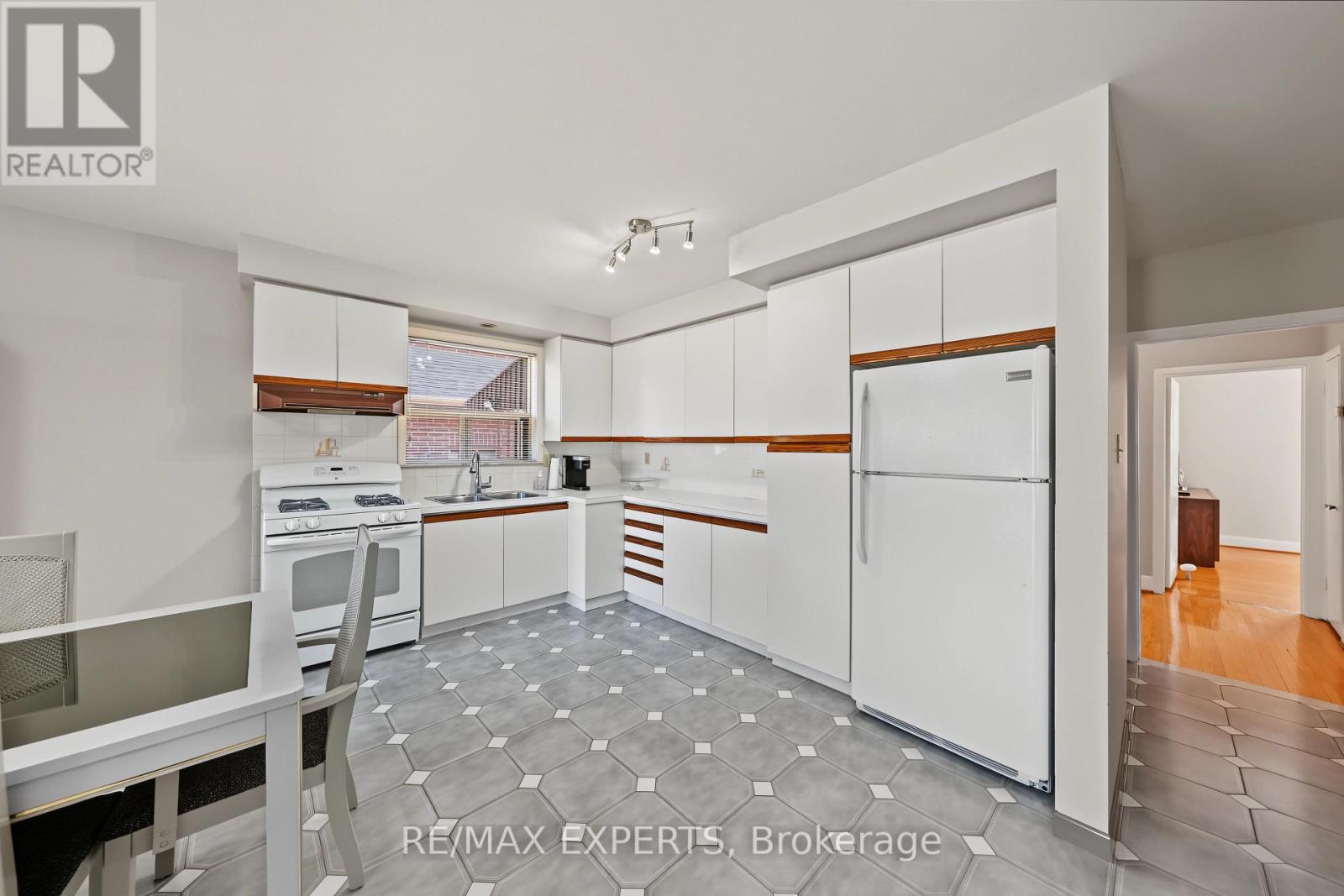 129 Sultana Avenue, Toronto (Englemount-Lawrence), Ontario  M6A 1T6 - Photo 15 - C13822354