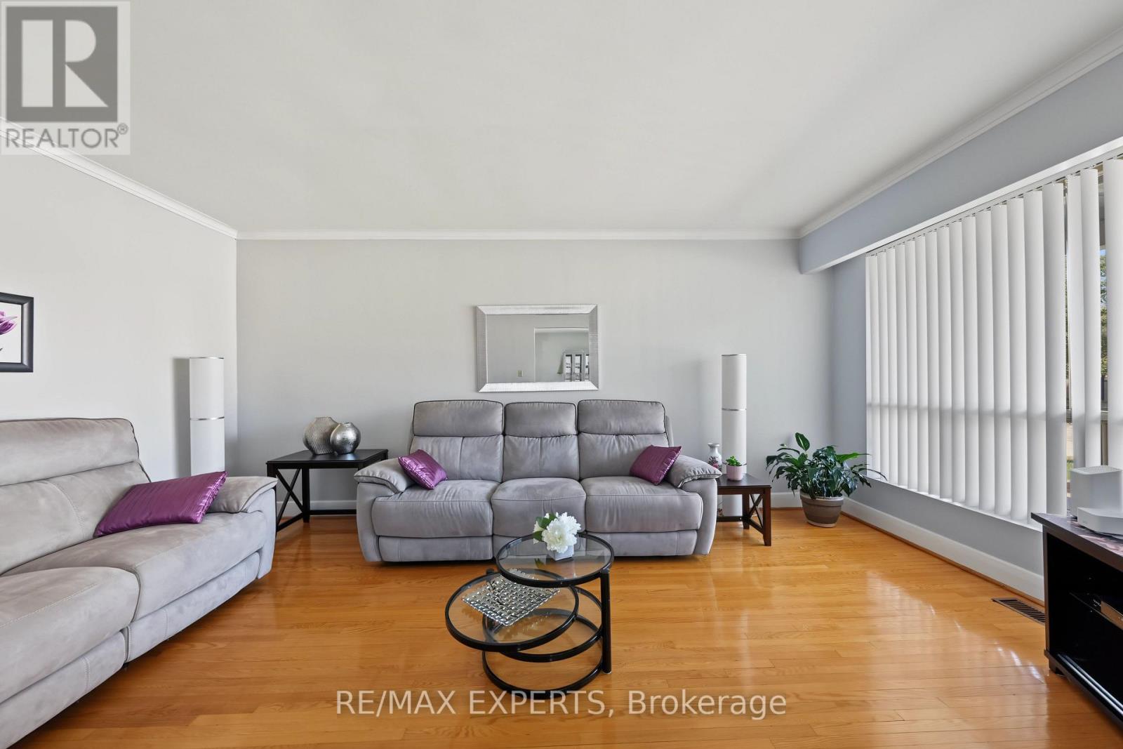 129 Sultana Avenue, Toronto (Englemount-Lawrence), Ontario  M6A 1T6 - Photo 17 - C13822354