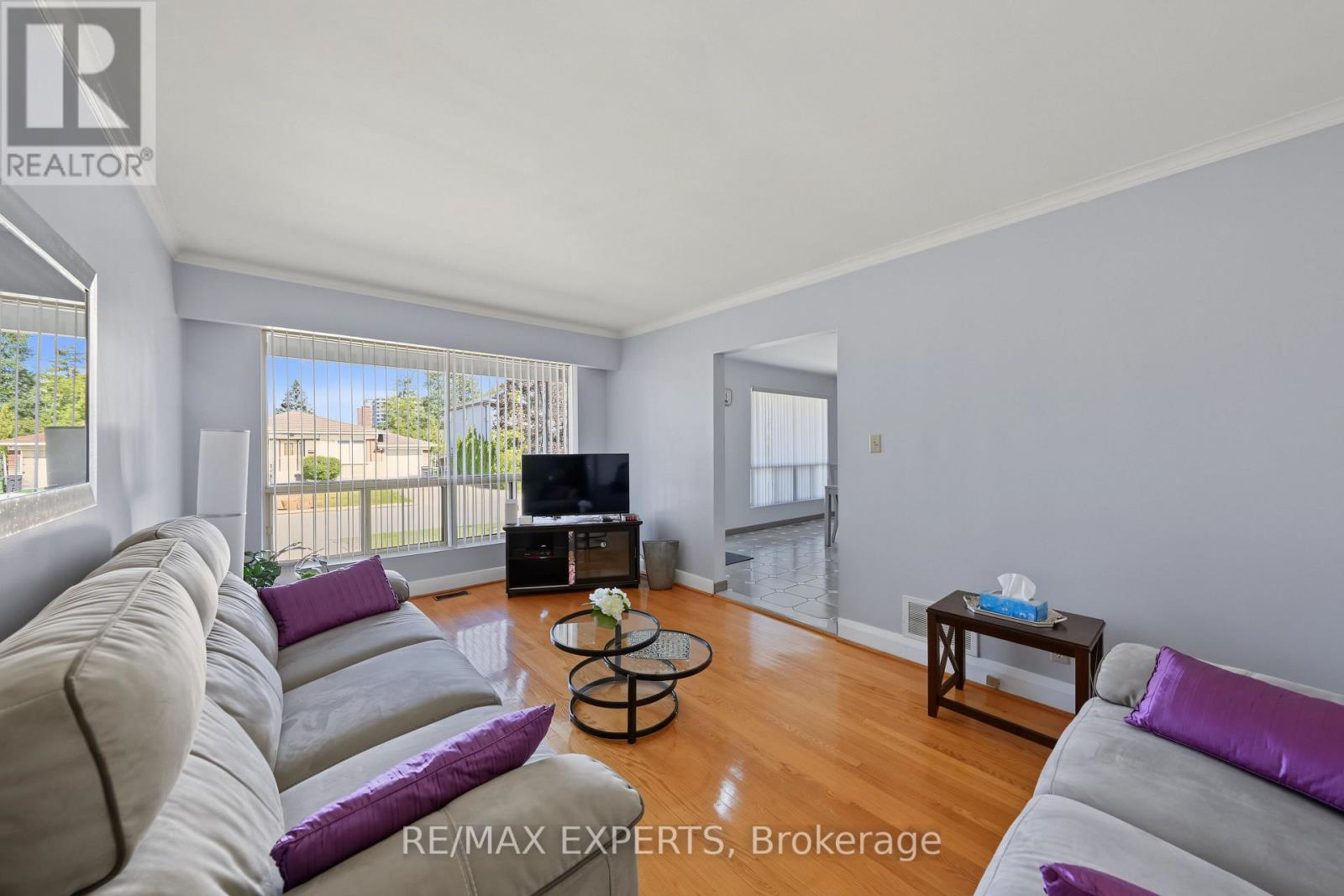 129 Sultana Avenue, Toronto (Englemount-Lawrence), Ontario  M6A 1T6 - Photo 19 - C13822354